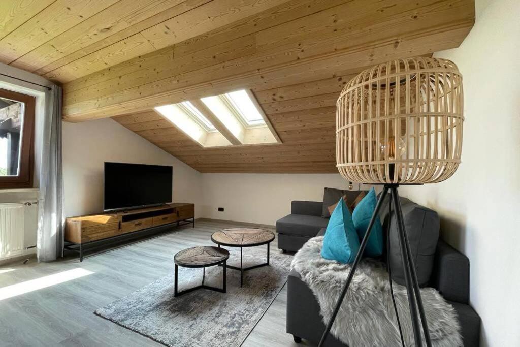 Gemuetliche Ferienwohnung Im Dg Am Tegernsee - Bergblick, Ruhe & Ganz Viel Platz バート・ウィーゼ エクステリア 写真