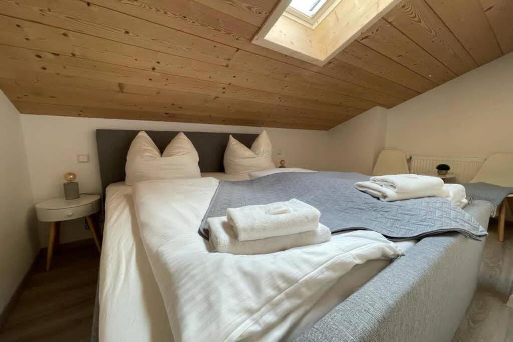 Gemuetliche Ferienwohnung Im Dg Am Tegernsee - Bergblick, Ruhe & Ganz Viel Platz バート・ウィーゼ エクステリア 写真