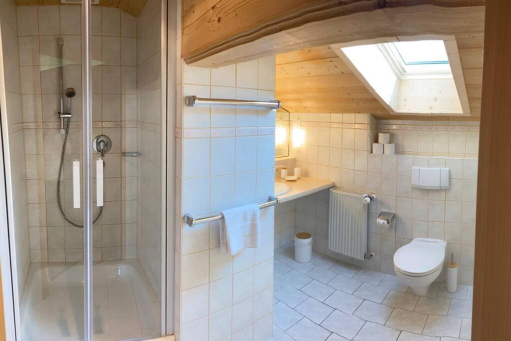 Gemuetliche Ferienwohnung Im Dg Am Tegernsee - Bergblick, Ruhe & Ganz Viel Platz バート・ウィーゼ エクステリア 写真