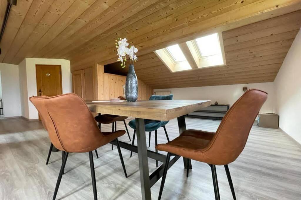 Gemuetliche Ferienwohnung Im Dg Am Tegernsee - Bergblick, Ruhe & Ganz Viel Platz バート・ウィーゼ エクステリア 写真