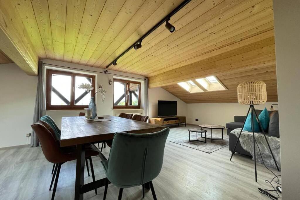 Gemuetliche Ferienwohnung Im Dg Am Tegernsee - Bergblick, Ruhe & Ganz Viel Platz バート・ウィーゼ エクステリア 写真